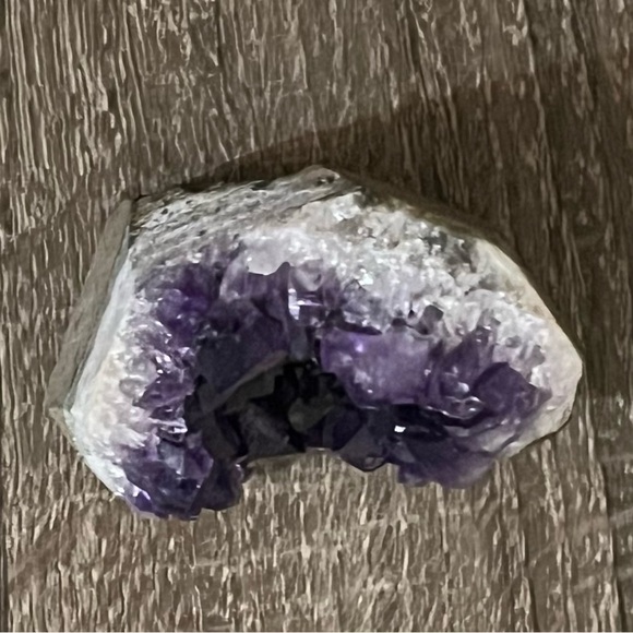 🖤 Grade A Uruguayan Standing Amethyst Crystal Quartz 2.5”by 2.5” - Picture 6 of 13